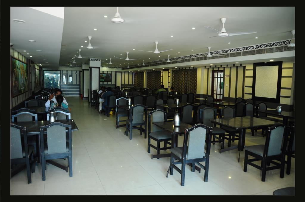 Hotel Mayas Tiruchirappalli Exterior foto
